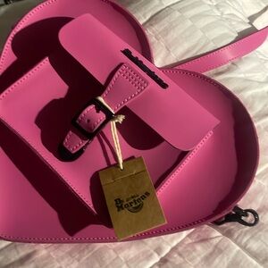 KIEV LEATHER HARDWARE HEART SHAPED BAG